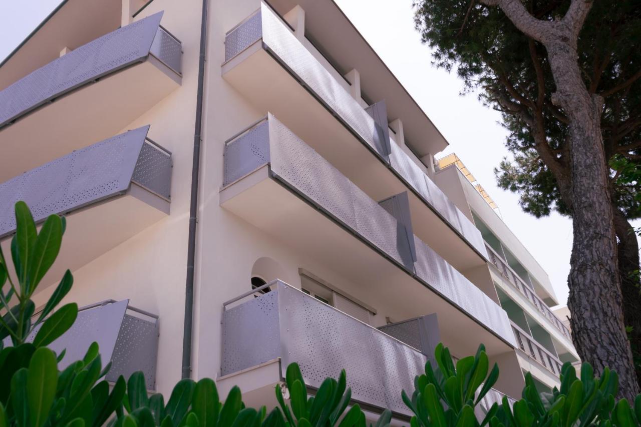 Residence Marittimo Riccione Esterno foto